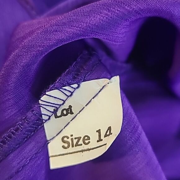 The 1 East Custom Collection Purple ButtondownBlouse, Big White Buttons, Size 14 - Picture 10 of 11